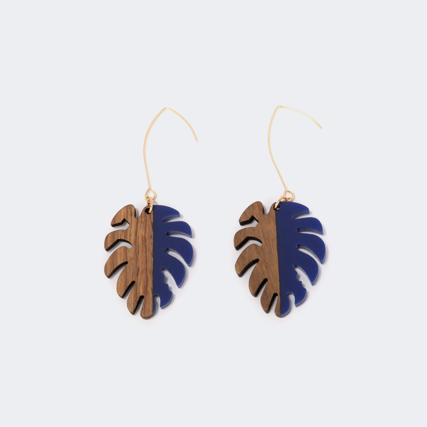 Stylish Leaf Shape Wood Earrings1