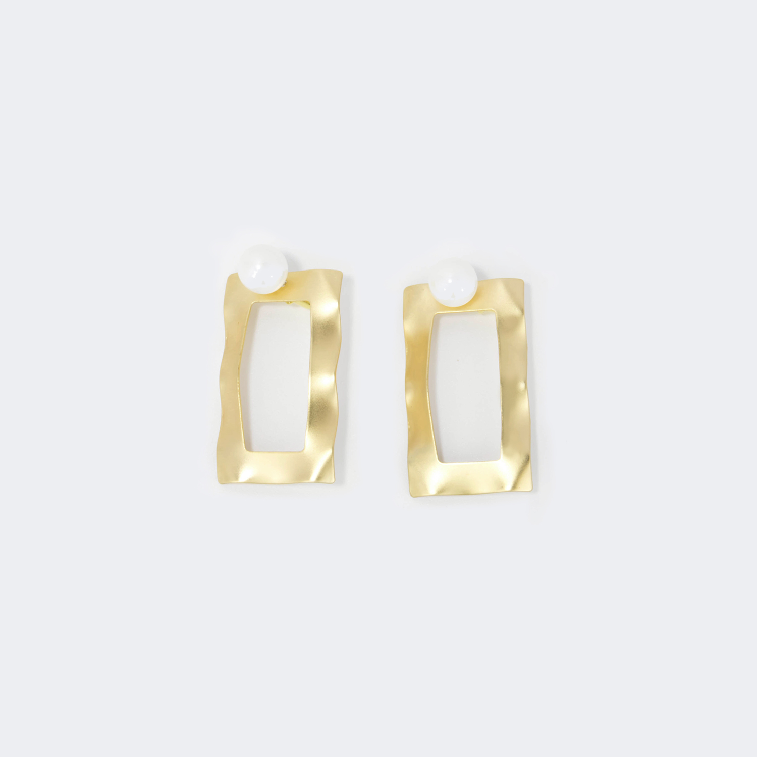 Stylish Rectangle Gold Earrings1