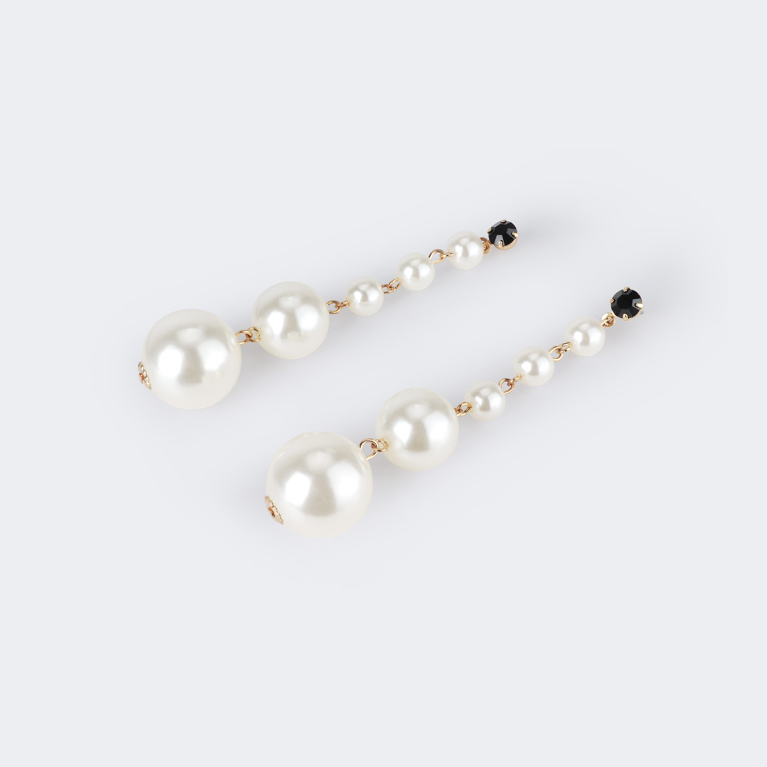 Vintage Elegant White Pearl Earrings 0