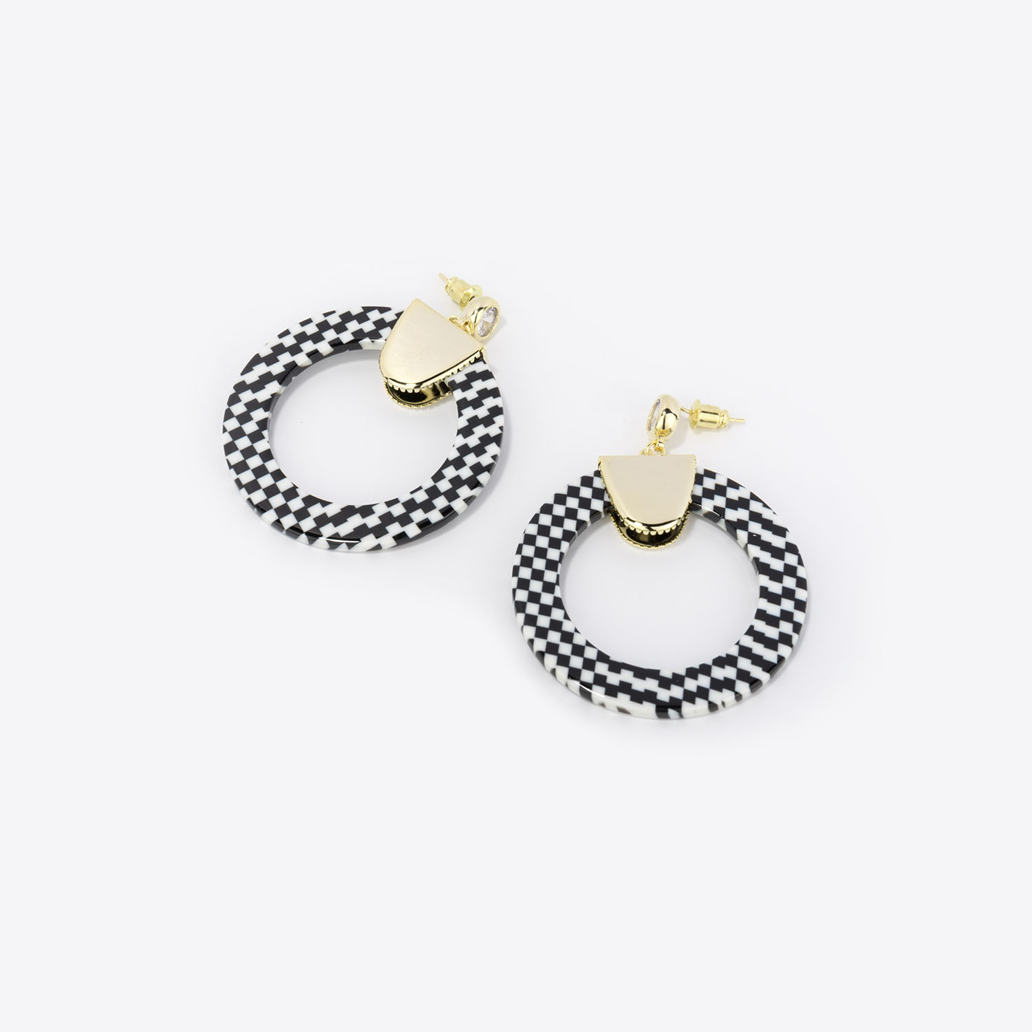 Stylish Arch Green Earrings good-img