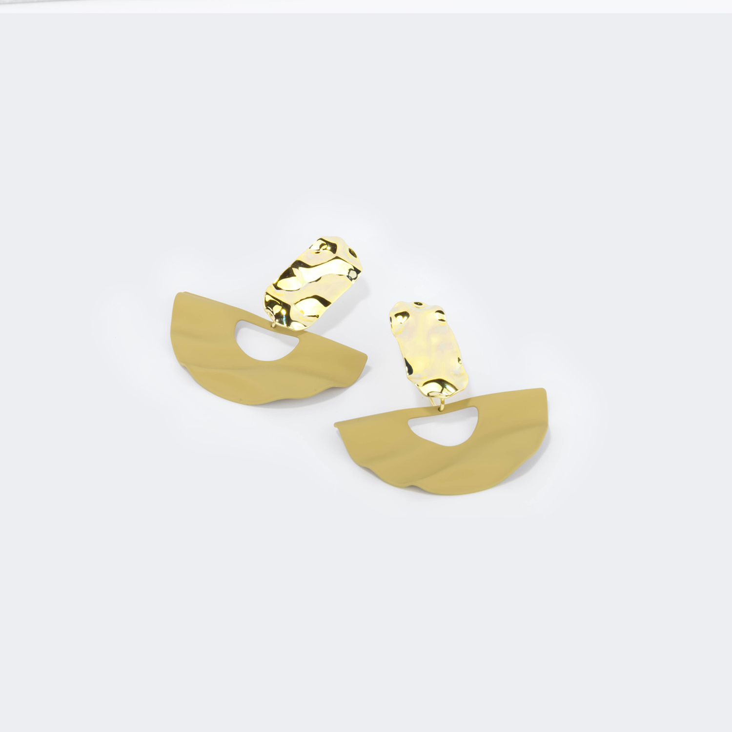 Stylish Semicircle Metal Earrings good-img