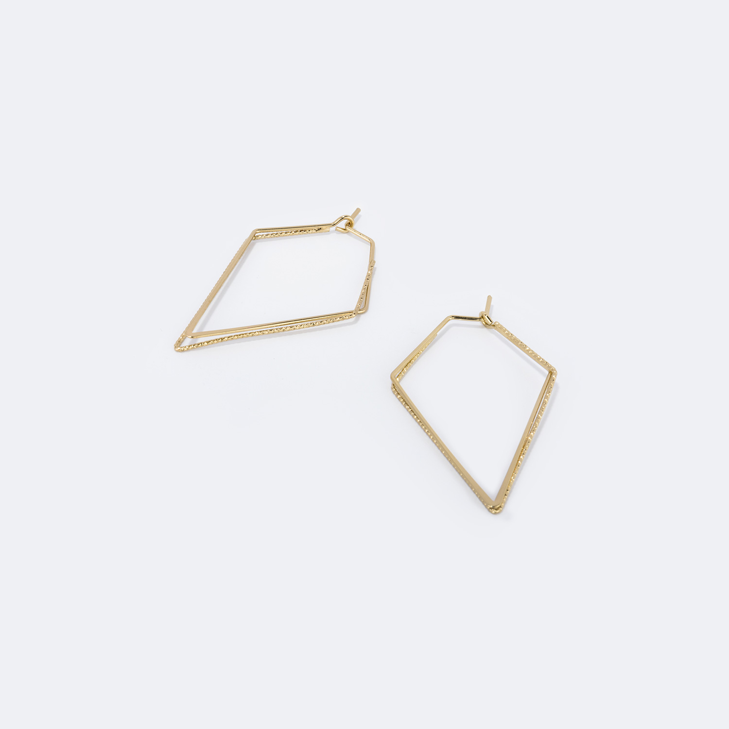 Stylish Geometric Hoop Earrings0