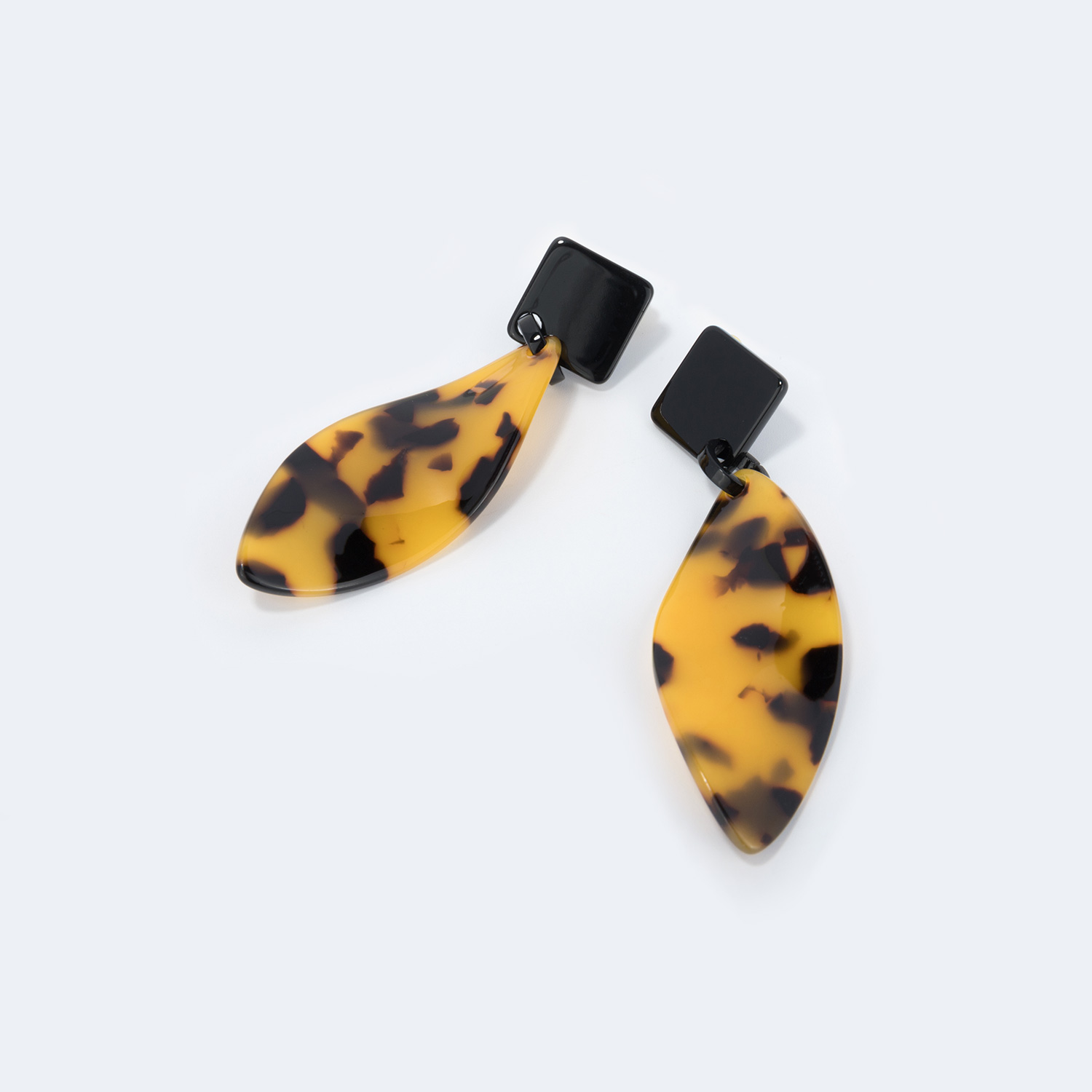 Stylish Geometric Tortoise Earrings good-img