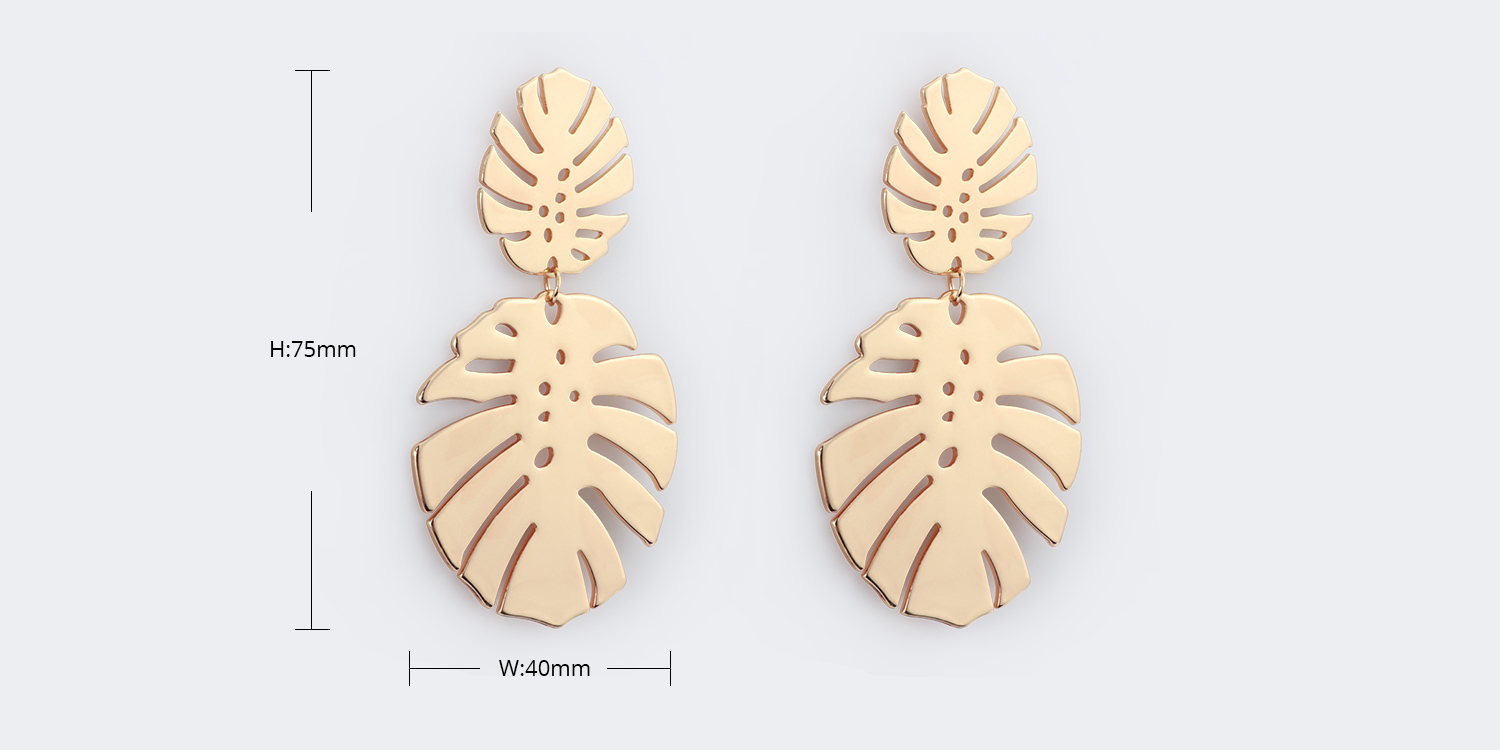 Vintage Glossy Maple-leaf Shaped Gold Earrings3