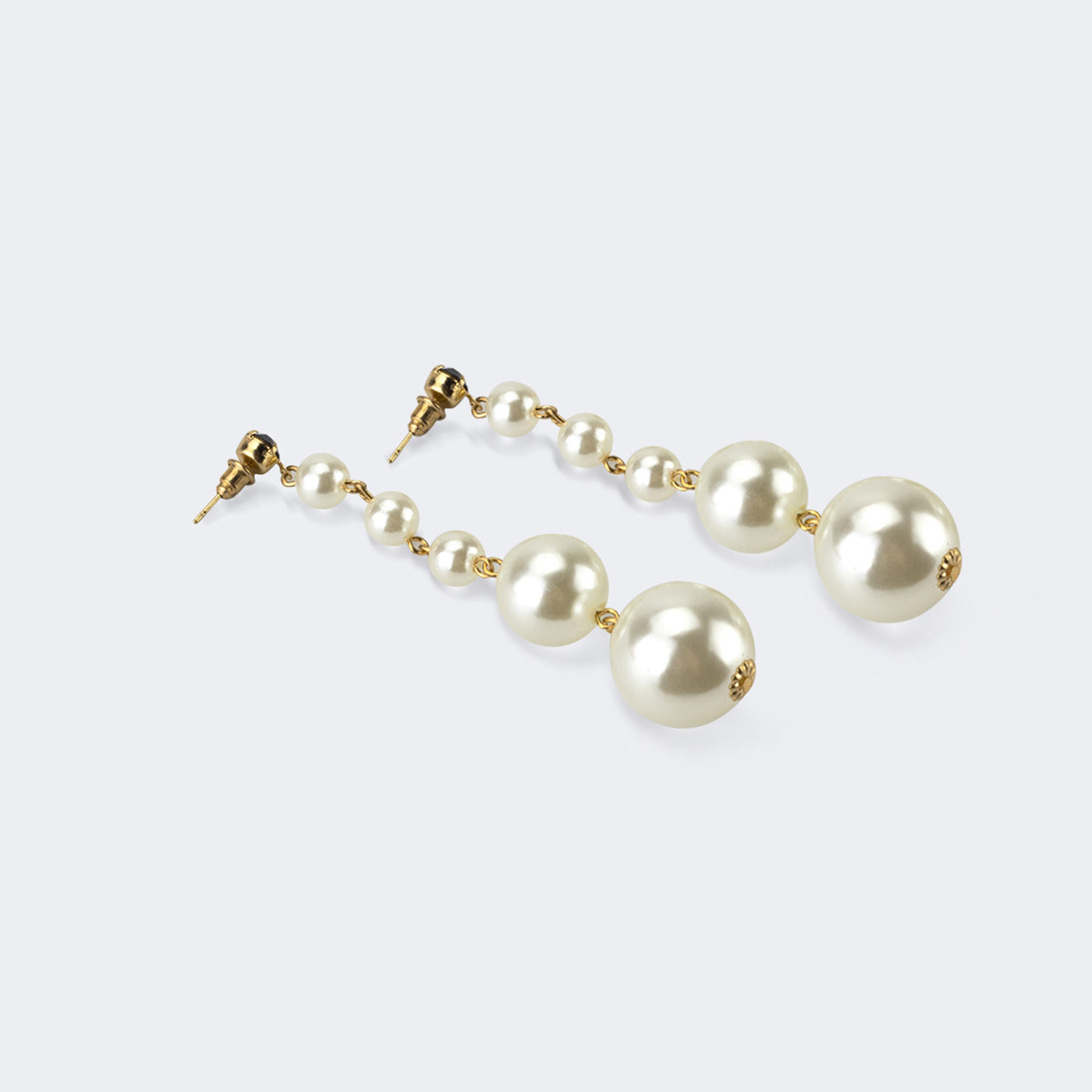 Vintage Elegant White Pearl Earrings 1