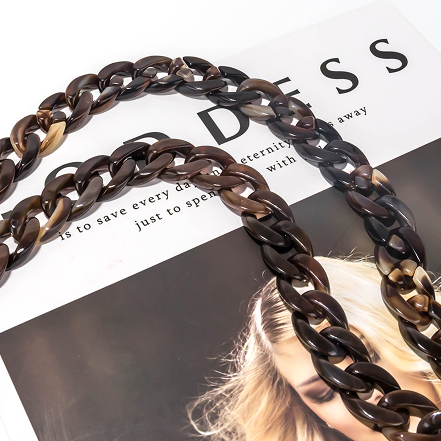 Tortoise Eyeglasses Chain1