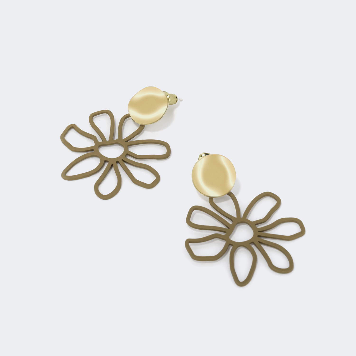 Stylish Hollowed-Out Daisy Earrings0