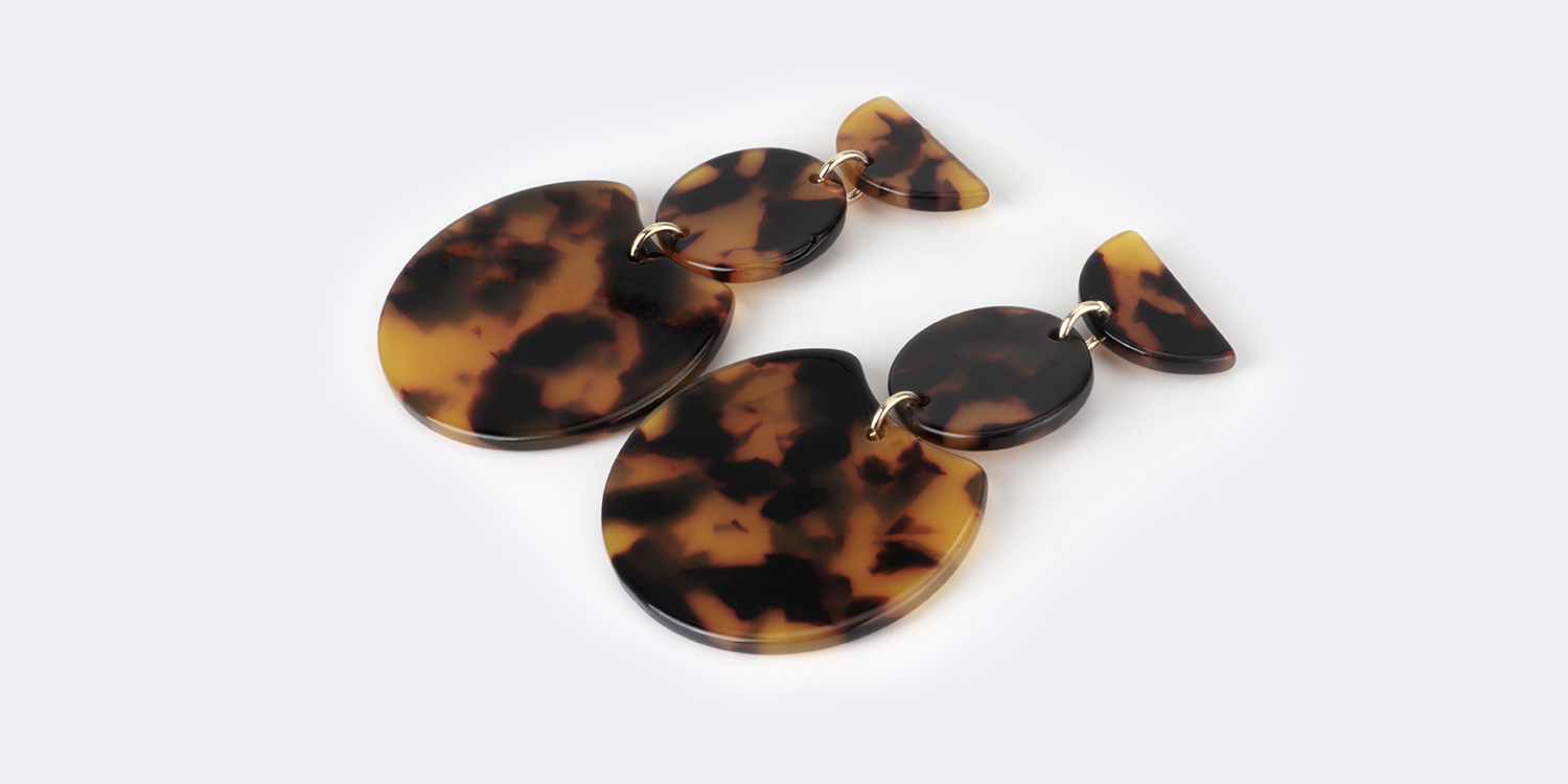 Stylish Geometric shaped Tortoise Earrings0