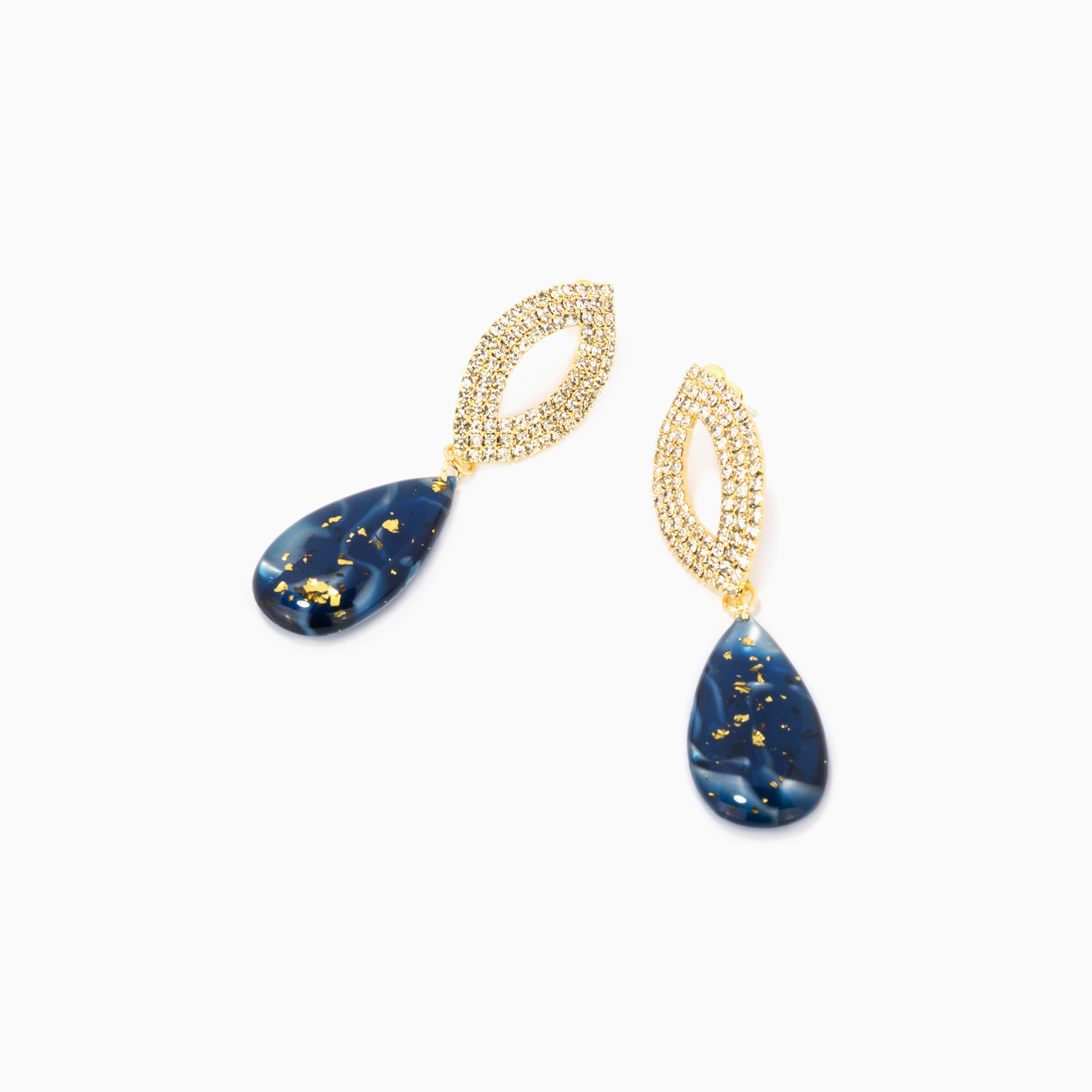 Pretty Diamonds-Decorated Leaf Shape Earrings0