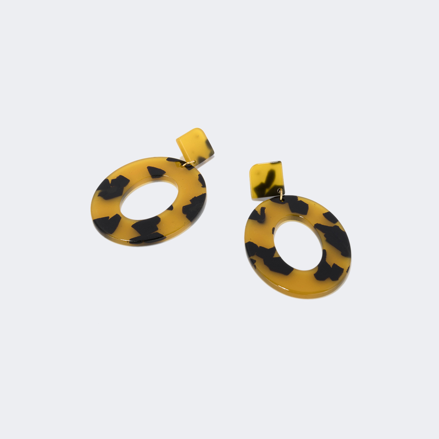 Stylish Oval Tortoise Earrings 0