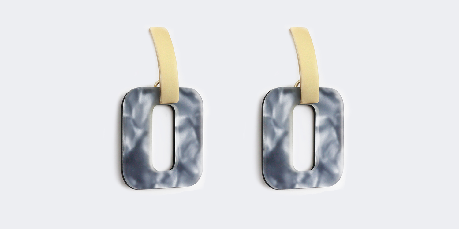 Vintage Pattern Square Shaped Silver Gray Earrings2