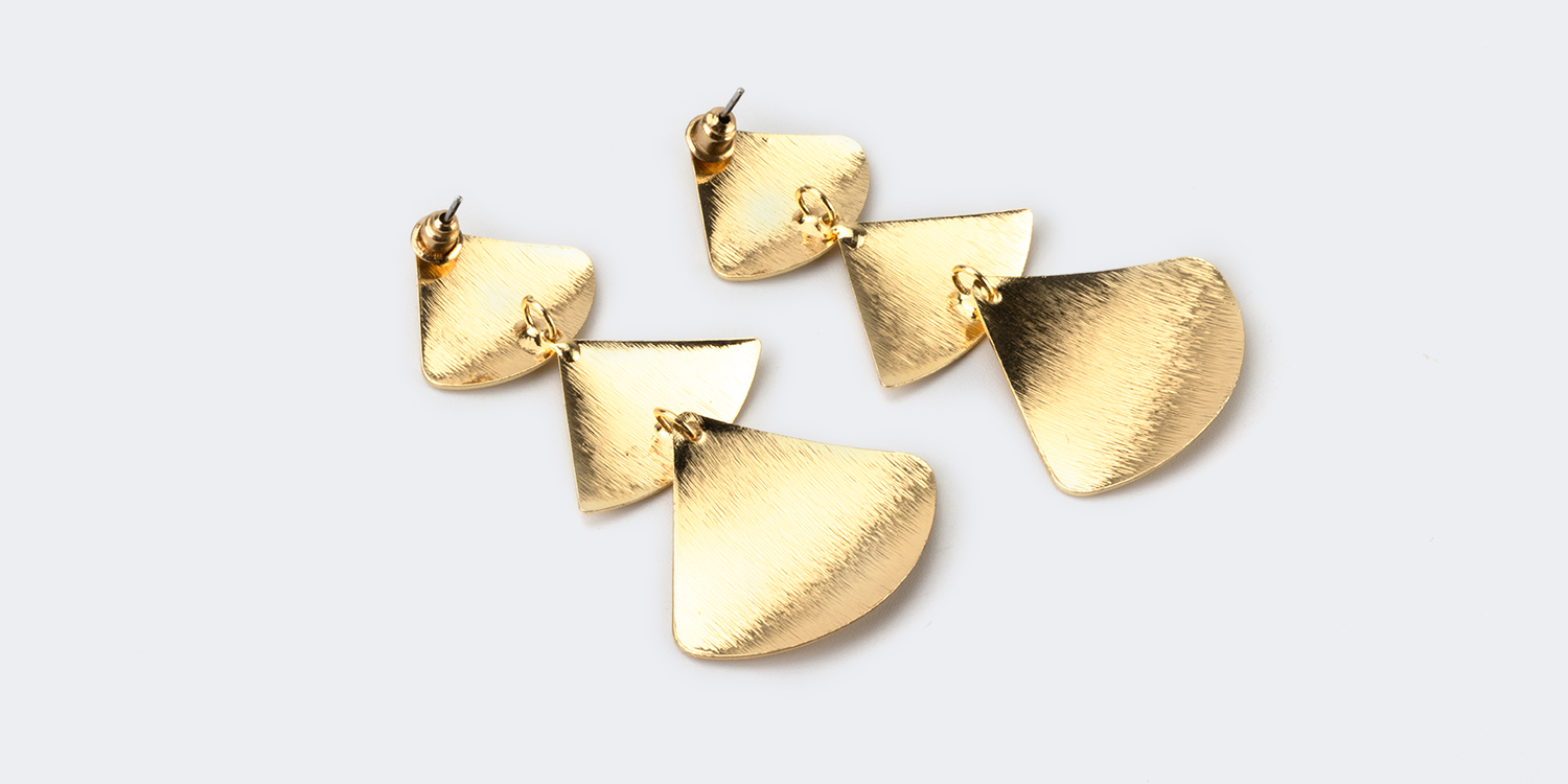 Stylish Glossy Sector shaped Gold Earrings1