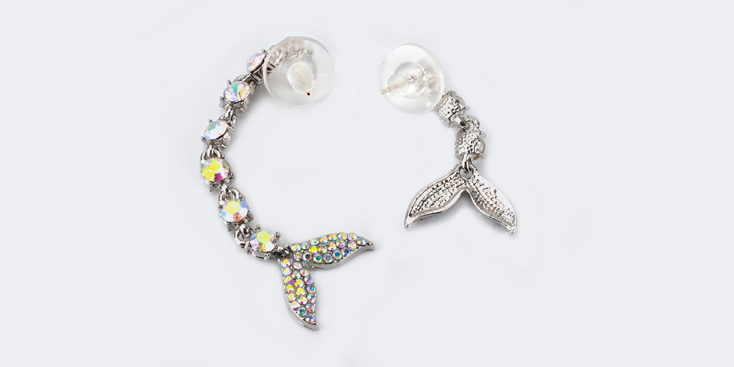 Stylish Asymmetrical Colored Diamond Fishtail Earrings1