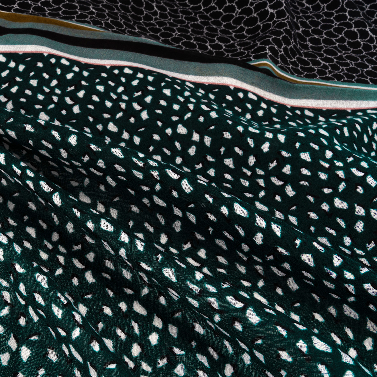 Vintage Four Seasons Available Black-Green Scarves