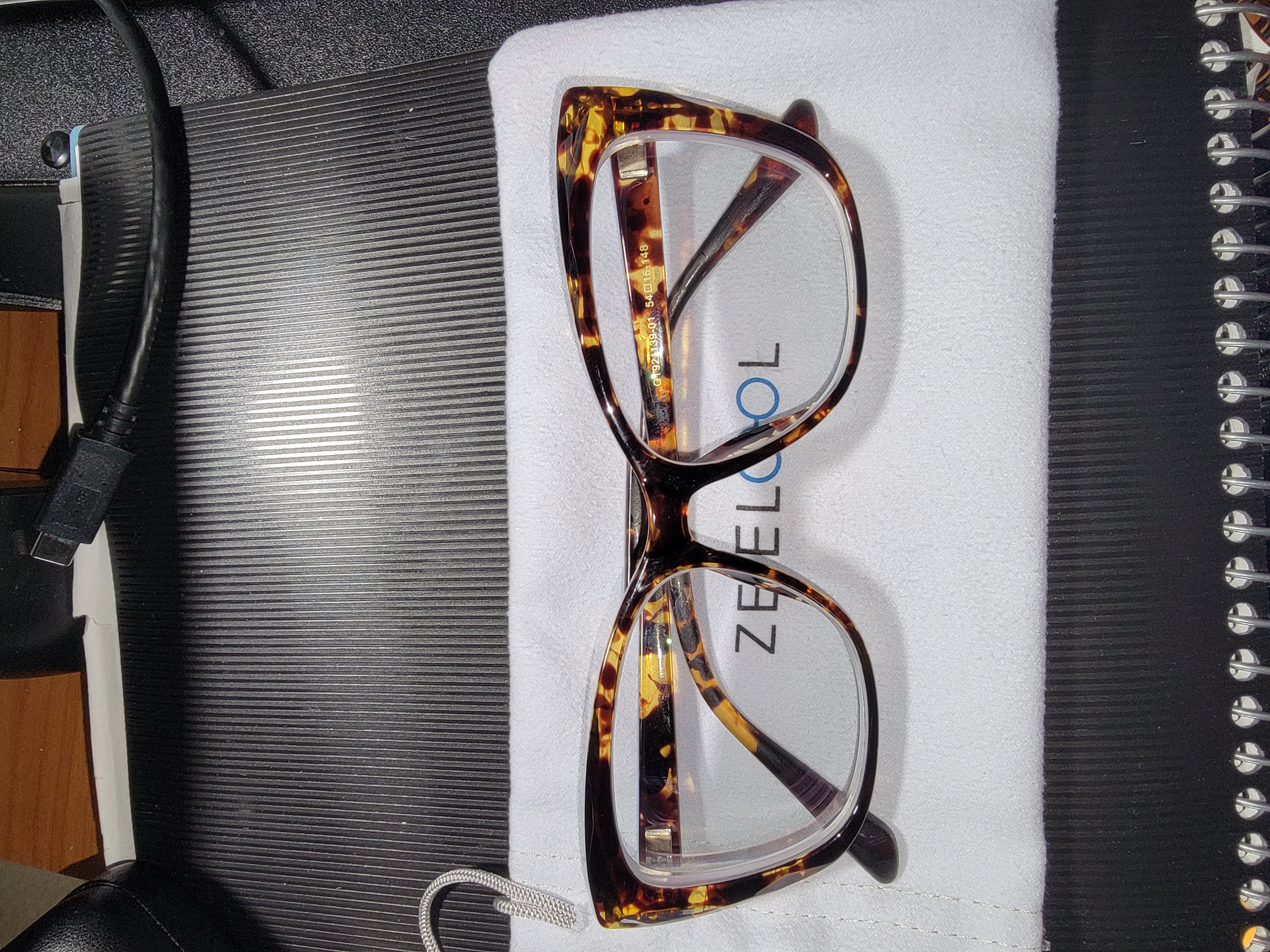 Another great pair of glasses from Zeelool.  Glasses are so affordable0